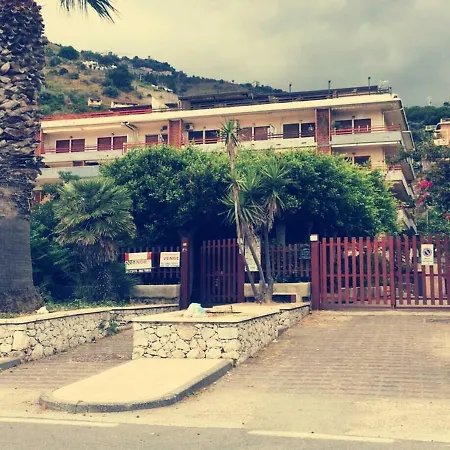 Monolocale Bacchelli SantʼAlessio Siculo